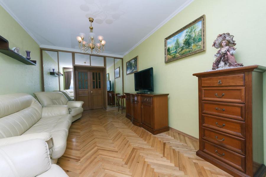 Apartment On Volodymirska 73 Street キエフ エクステリア 写真